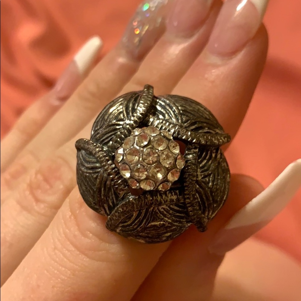 Ring - Picture 3 of 3